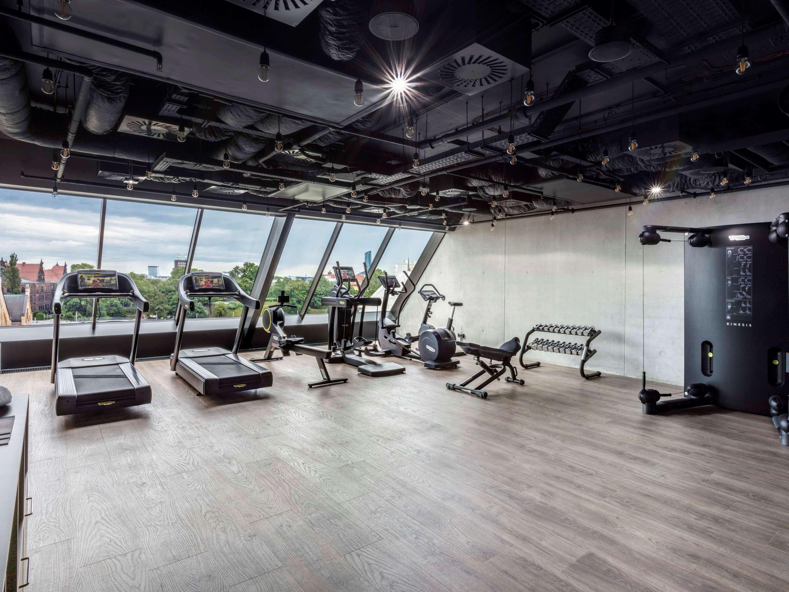 The Bridge Wroclaw - Mgallery Екстериор снимка The gym at the top of the building